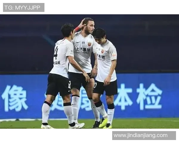 重庆足球队与武汉足球队赛后复盘深入分析两队配合与战术执行情况 重庆足球队与武汉足球队赛后复盘深入分析两队配合与战术执行情况