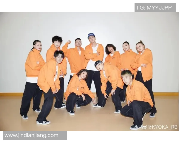 重庆街舞队实力引发热议舞者之间的较量与争议不断升级 重庆街舞队实力引发热议舞者之间的较量与争议不断升级