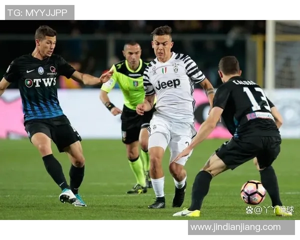 亚特兰大主场迎战尤文图斯双方争夺欧战资格的关键对决 亚特兰大主场迎战尤文图斯双方争夺欧战资格的关键对决