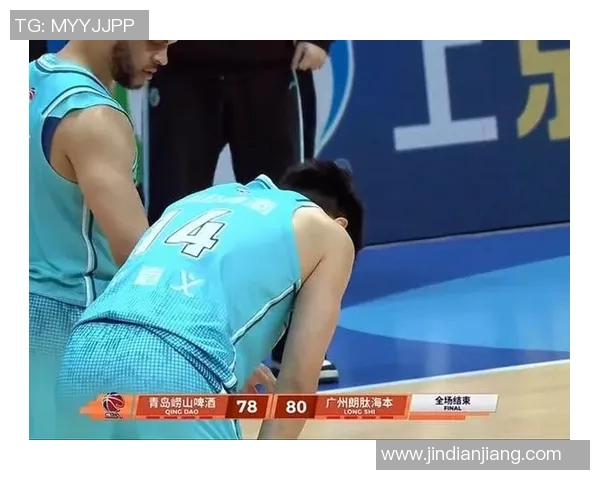 广州男篮与深圳男篮激战正酣谁能在这场对决中笑到最后