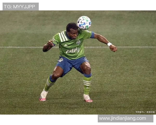 科罗拉多急流与西雅图的激烈对决揭示球队实力与战术较量 科罗拉多急流与西雅图的激烈对决揭示球队实力与战术较量