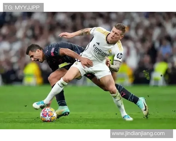 皇马与曼联激情对决足球直播全程回顾与精彩瞬间分析 皇马与曼联激情对决足球直播全程回顾与精彩瞬间分析