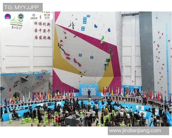 重庆攀岩队在世界攀岩锦标赛中的战术表现与未来发展展望分析 重庆攀岩队在世界攀岩锦标赛中的战术表现与未来发展展望分析