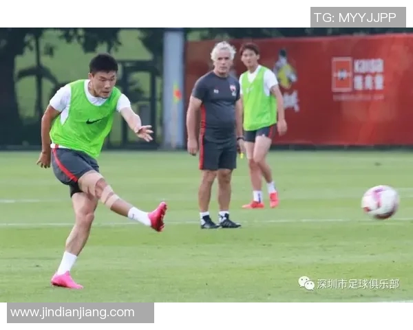 重庆足球队联赛表现分析团队配合与战术执行的关键因素探讨 重庆足球队联赛表现分析团队配合与战术执行的关键因素探讨